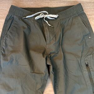 Vuori Woman’s Dark Green Cargo Pants